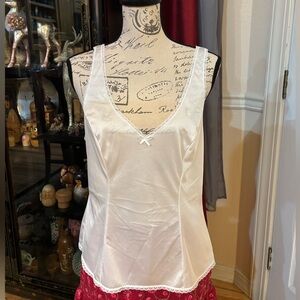 Y2K Vanity Fair Lace Trimmed Camisole with Bow